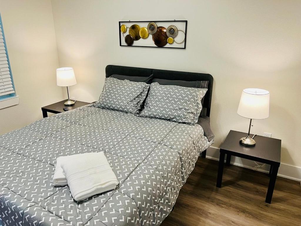 Apt 2 Bedrooms 2 Full Baths Free Parking & Free Laundry In Unit The Woodlands Exterior photo