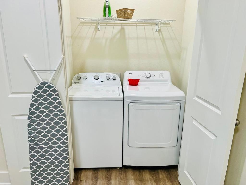 Apt 2 Bedrooms 2 Full Baths Free Parking & Free Laundry In Unit The Woodlands Exterior photo