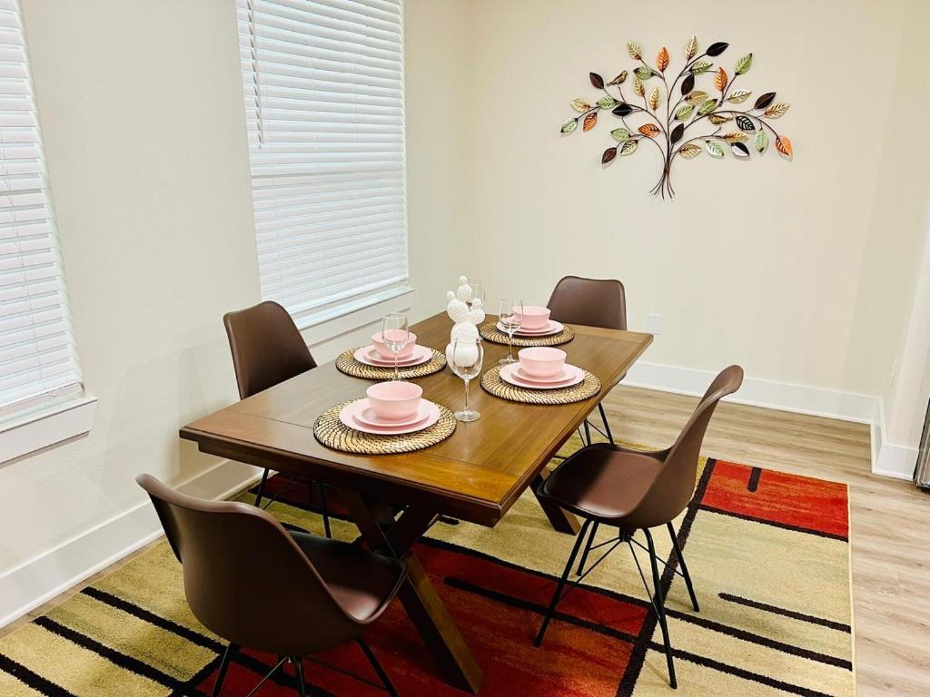 Apt 2 Bedrooms 2 Full Baths Free Parking & Free Laundry In Unit The Woodlands Exterior photo